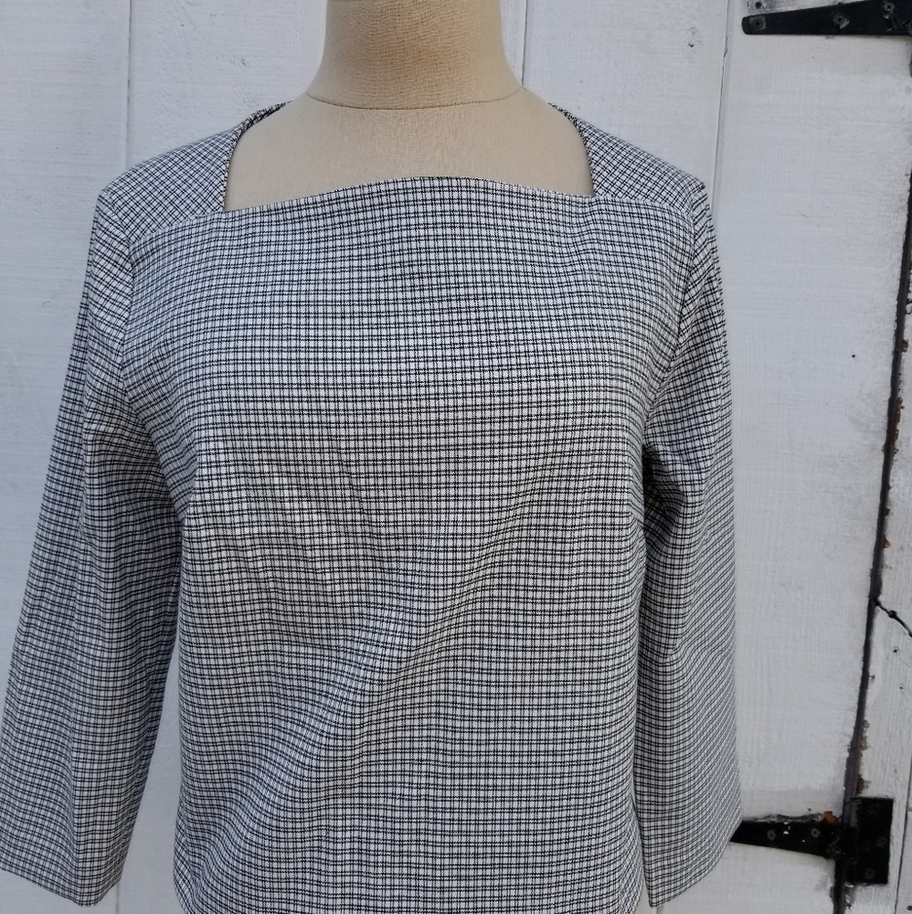 Rachel Zoe. Black and White woman's top.